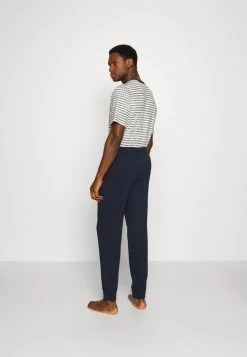 Pier One 2 PACK - Nachtwäsche Hose - Dark Blue/mottled Light Grey 9 Pier One 2 PACK - Nachtwäsche Hose - Dark Blue/mottled Light Grey -Pier One Verkaufsgeschäft 058df6f0d3f34a2aaf1cb22da08558a8