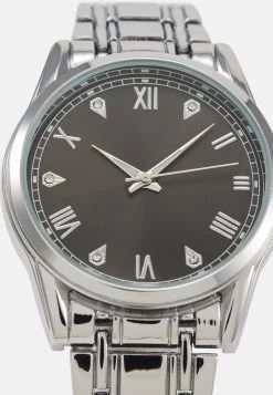 Pier One Uhr - Silver-coloured -Pier One Verkaufsgeschäft 1a135a3d600e4818a948a57621d2eb8b