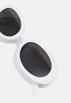 Pier One UNISEX - Sonnenbrille - White -Pier One Verkaufsgeschäft 23546918e94f4ab28ea73c60259a89c5