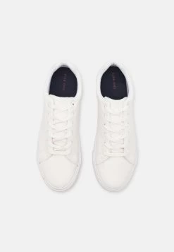 Pier One UNISEX - Sneaker Low - White 9 Pier One UNISEX - Sneaker Low - White -Pier One Verkaufsgeschäft 3747494760f54e24afa52bab7dfce4dd