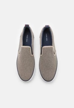 Pier One UNISEX - Sneaker Low - Taupe -Pier One Verkaufsgeschäft 4bfc3dea16e84e949402e19f285476a8