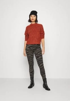 Pier One SHORT MICRO BEANIE UNISEX - Mütze - Black -Pier One Verkaufsgeschäft 543d127d07134c2890a29c39eb75bc4a