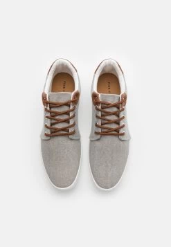 Pier One UNISEX - Sneaker Low - Light Grey -Pier One Verkaufsgeschäft 60fe947ef8cf4df19401d326e0123b74