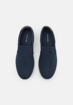 Pier One UNISEX - Sneaker Low - Dark Blue 9 Pier One UNISEX - Sneaker Low - Dark Blue -Pier One Verkaufsgeschäft 9a3b3e442d244da1a58e2d28028fe369
