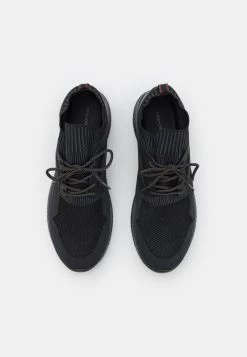 Pier One Sneaker Low - Black 9 Pier One Sneaker Low - Black -Pier One Verkaufsgeschäft 9b116cea09d744c9b0f8ba112133e171