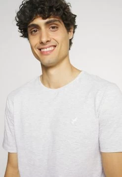 Pier One 5 PACK - T-Shirt Basic - Light Grey - 101_white - 001_green - 602 11 Pier One 5 PACK - T-Shirt Basic - Light Grey - 101_white - 001_green - 602 -Pier One Verkaufsgeschäft bfc88b4fb0af436ea6df397e7b3e9a49