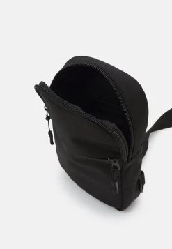 Pier One Gürteltasche - Black -Pier One Verkaufsgeschäft c75c8bdf8b8541419b96d7dba0f5d743