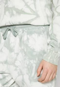 Pier One Shorts - Green -Pier One Verkaufsgeschäft ddfcbbe17eeb496298c7947389116599