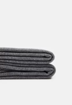 Pier One UNISEX - Schal - Grey 8 Pier One UNISEX - Schal - Grey -Pier One Verkaufsgeschäft ec5527395bf74ce5a255f492061affa7